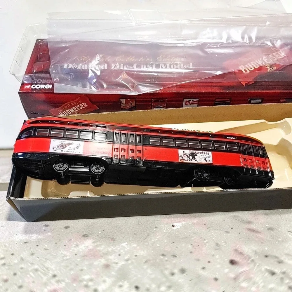 VTG Corgi Budweiser PCC Streetcar Ballpark 2002 Die-Cast Model 1:50 US55022 New